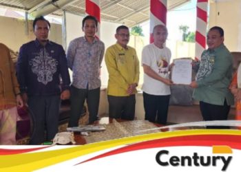 Bupati Pohuwato Terima SK Pemberhentian dan Pengangkatan Anggota DPRD Baru