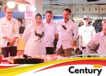 Pastikan Ketersediaan Bahan Pokok, Wabup Suharsi Lakukan Sidak di Pasar Tradisional Marisa