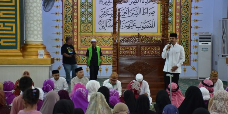 Sekda Pohuwato Serahkan Kembali 60 Jemaah Haji ke Keluarga, Satu Masih Jalani Perawatan