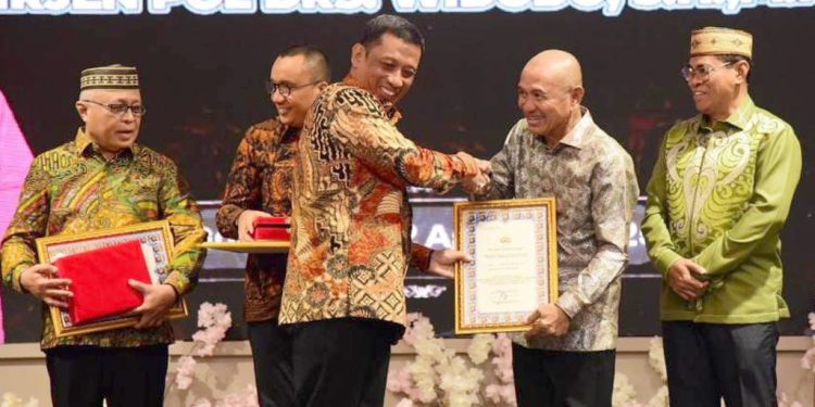 Bupati Pohuwato Hadiri Acara Kenal Pamit Kapolda Gorontalo