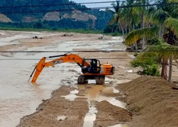 Cegah Banjir Susulan, YR Team Lanjutkan Normalisasi Sungai di Hulawa