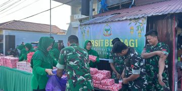 Persit KCK Cabang LXIX Kodim 1313/Pohuwato Gelar Aksi Berbagi Takjil di Buntulia