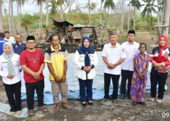 Bupati Pohuwato Tinjau Langsung Rumah Warga Terbakar di Desa Palopo