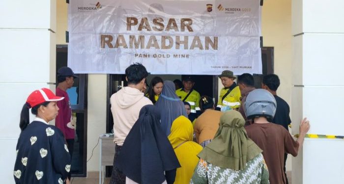 Masyarakat Lingkar Tambang Antusias Mengikuti Pasar Murah Ramadan Tambang Emas Pani