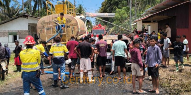 Tanggap Cepat Pani Gold Mine, Kebakaran Mobil Pick Up diDesa Hulawa Berhasil Dipadamkan