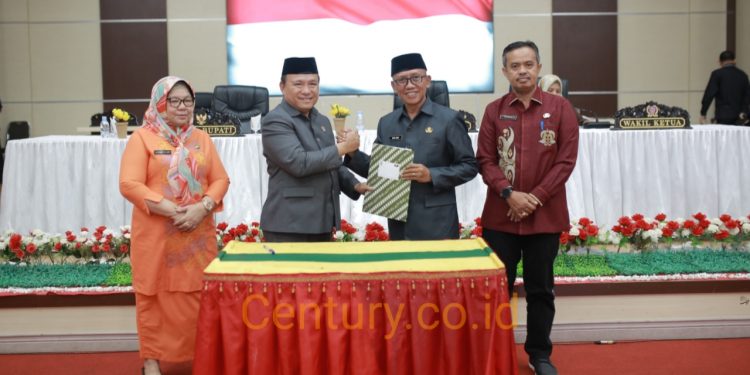 Wabup Pohuwato Terima Rekomendasi DPRD atas LKPJ 2025