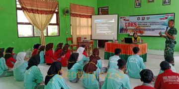 Kodim 1313/Pohuwato Berikan Materi LDKS dan Sosialisasi Rekrutmen TNI AD di SMAN 1 Buntulia