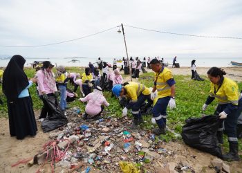 Gandeng DLH Pohuwato, Pani Gold Mine Gelar Aksi Bersih Pantai di Hari Lingkungan Hidup Sedunia