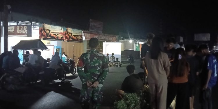 Babinsa Kodim 1313/Pohuwato Pererat Silaturahmi Lewat Nobar Piala Dunia 2026